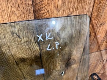 JEEP GRAND CHEROKEE WK 2 SKLO (OKNO) PRAVÝ ZADNÍ