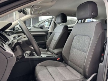 Volkswagen Passat B8 Variant Facelifting 2.0 TDI SCR 150KM 2023 Volkswagen Passat Business ACC LED Hak CarPlayAndroid Auto Podgrzewan, zdjęcie 8