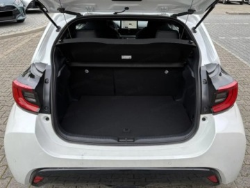 Toyota Yaris IV Hatchback Facelifting 1.5 Hybrid Dynamic Force 130KM 2025 Od ręki - Executive 1.5 Hybrid 130KM | Podgrzewane fotele!, zdjęcie 14