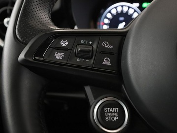 Alfa Romeo Tonale SUV PHEV 1.3 PHEV Q4 280KM 2023 Alfa Romeo Tonale PHEV 4x4 full LED navi kamery, zdjęcie 34