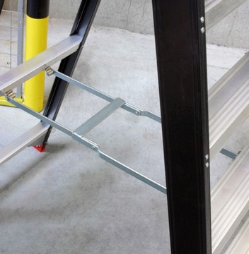 Односторонняя четырехступенчатая алюминиевая лестница ALTREX