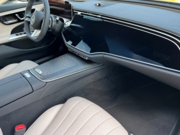 Mercedes Klasa E W214 Sedan 2.0 220d 197KM 2025 E Klasa 220 d 4-Matic AMG 2.0 (197KM) 2025, zdjęcie 14