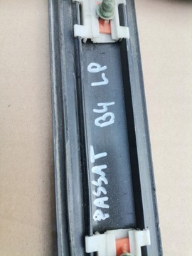 LIŠTA DVEŘE LEVÝ PŘEDNÍ VW PASSAT B4