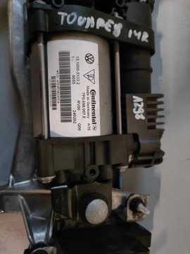 КОМПРЕССОР ПОДВЕСКИ VW TOUAREG 7P0698007