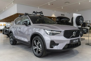 Volvo XC40 Crossover Facelifting 2.0 B3 163KM 2025 Volvo XC 40 Plus Dark B3 Mild Hybrid Benzyna, zdjęcie 1