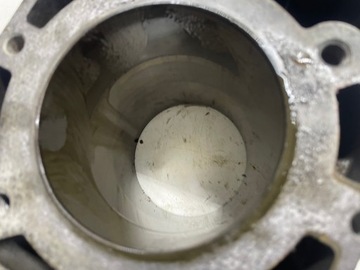 KTM LC4 620 поршневой цилиндр