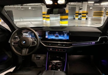 BMW X5 G05 SUV Facelifting 3.0 30d 298KM 2025 BMW X5 xDrive30d, Pneumatyka, Panorama, 22 cale, Hak, Innowacji, Comfort P, zdjęcie 9