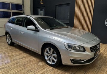 Volvo V60 I Kombi Facelifting 2.0 D4 DRIVE-E 190KM 2016 Volvo V60 D4 190KM BEZWYPADKOWY automat gwarancja 2.0 Diesel, zdjęcie 4