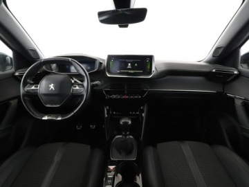 Peugeot 2008 I SUV Facelifting 1.2 PureTech 130KM 2019 Peugeot 2008 full LED półskóra virtual cocpit, zdjęcie 14