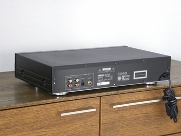 YAMAHA CDX-880 - аудиофильский CD/CD-R проигрыватель, в хорошем состоянии