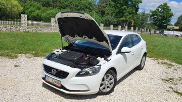 Volvo V40 II Hatchback 2.0 D2 DRIVE-E 120KM 2015 Volvo V40 2.0 D2 120KM # Momentum # Navi #, zdjęcie 30