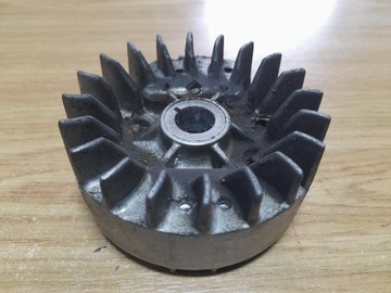 MCCULLOCH MD 330 AV MAGNETO KOŁO MAGNESOWE