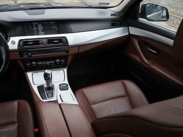 BMW Seria 5 F10-F11 Touring 520d 184KM 2011 BMW 5 520d, 181 KM, Automat, Skóra, Navi, Xenon, zdjęcie 7