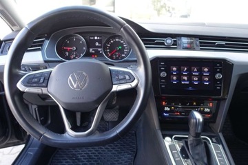 Volkswagen Passat B8 Variant Facelifting 2.0 TDI SCR 150KM 2020 Volkswagen Passat Volkswagen Passat Variant, 1rej 2021, 2.0 TDI 150KM, DSG, zdjęcie 9