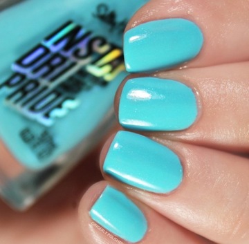 Sally Hansen Insta Dri Lakier Someone Like Blue 744
