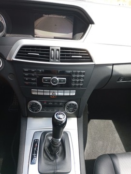 Mercedes Klasa C W205 2013 Automat Biała Perła Skóra Kamera Pakiet AMG Lift, zdjęcie 26