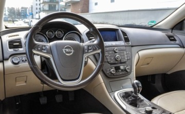 Opel Insignia I Sports Tourer 2.0 Turbo ECOTEC 220KM 2009 Opel Insignia 2,0T (220KM) 164 tys. km Skory 2.0 Benzyna 220KM, zdjęcie 8