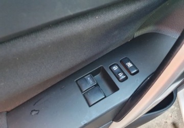 Toyota Auris II Touring Sports Hybrid 135 136KM 2014 Toyota Auris Hybryda Kamera GetHelp 1.8 Hybryda 136KM, zdjęcie 19