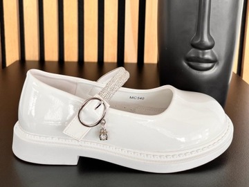 Белые балетки для девочки ASIA Communion с декоративной застежкой 37