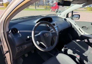 Toyota Yaris II Hatchback 5d 1.33 Dual VVT-i 101KM 2009 Toyota Yaris Toyota Yaris 1.33 Luna 1.3 Benzyna 100KM, zdjęcie 7