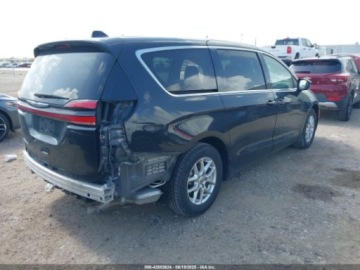 Chrysler Pacifica II 2023 Chrysler Pacifica Touring L 2023 3.6l 3.6 Benzyna 287KM, zdjęcie 5