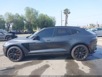 Aston Martin DBX 2021 Aston Martin DBX 2021 4.0l 4.0 Benzyna 542KM, zdjęcie 2