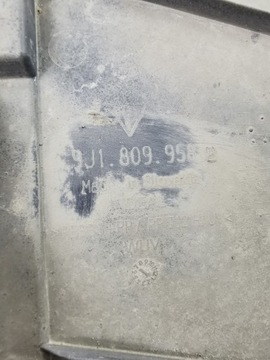 PODBĚH PORSCHE 9J TAYCAN 9J1809957B KRYT