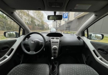Toyota Yaris II Hatchback 5d 1.0 VVT-i 69KM 2007 Toyota Yaris Salon PL Klima Super stan Polska Warszawa Benzyna 69KM, zdjęcie 4