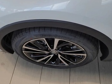 Toyota C-HR II SUV 1.8 Hybrid 140KM 2025 Od ręki - Executive 1.8 Hybrid 140KM | Podgrzewane fotele!, zdjęcie 12