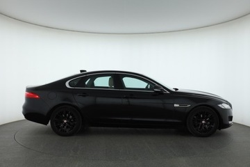 Jaguar XF II Sedan 2.0 i4D 180KM 2018 Jaguar XF 20d AWD, 177 KM, Automat, Navi, Xenon, zdjęcie 5