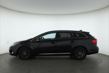 Toyota Avensis III Wagon Facelifting 2.2 D-CAT 150KM 2014 Toyota Avensis 2.2 D-4D, Salon Polska, Automat, zdjęcie 2