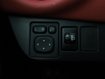 Toyota Yaris III Hatchback 5d Facelifting 2017 1.5 Dual VVT-iE 111KM 2018 Toyota Yaris klima-auto kamera Bluetooth tempomat, zdjęcie 33