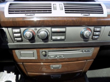 BMW Seria 7 E65 Sedan 750 i 367KM 2005 BMW Seria 7 BIALOLEKA 4.8 V8 Benzyna (367 KM), 2005r prod. KOMIS TYSIAK, zdjęcie 11