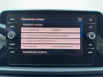 Volkswagen T-Roc I SUV Facelifting 2.0 TSI 190KM 2022 Volkswagen T-Roc 2.0 TSI 190 KM 4Motion FV23 Kamera cofania 2.0 Benzyna, zdjęcie 21