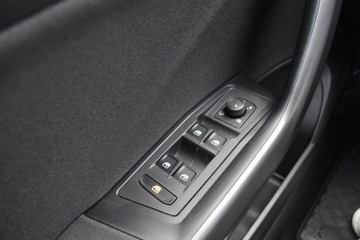 Volkswagen T-Roc I SUV Facelifting 1.5 TSI ACT 150KM 2022 Volkswagen T-Roc SalonPL 150KM TSI DSG Life 17 ZimowySiedzenia komfortoweV, zdjęcie 25