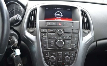 Opel Astra J Sports Tourer Facelifting 1.6 Twinport ECOTEC 115KM 2014 Opel Astra 1.6 - Bezwypadkowe - 1 wlasciciel - Stan Mega - auto oplacone, zdjęcie 21