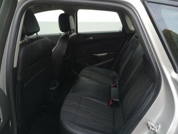 Opel Astra J Hatchback 5d 1.6 Twinport ECOTEC 115KM 2012 Opel Astra 1,6 16v 116KM Klima Isofix Tempomat, zdjęcie 17