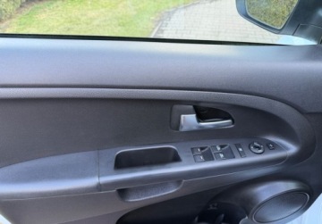 Kia Venga Mikrovan 1.4 DOHC CVVT 90KM 2015 Kia Venga 1.4 90KM Navi Panorama Kamera KEY Bezwypadkowy Dla wymagajacy, zdjęcie 33