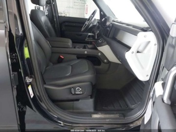 Land Rover Defender IV (L663) 2023 Land Rover Defender 130 x-dynamic se, 2023r., 4x4, 3.0L 3.0 Benzyna 395KM, zdjęcie 8