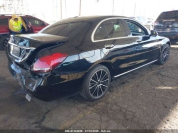 Mercedes Klasa C W205 2019 Mercedes-Benz Klasa C 2019 Mercedes-Benz C-Class C 300 Sedan 2.0 Benzyna, zdjęcie 4
