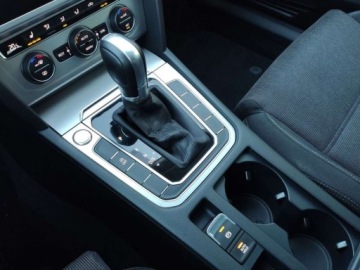 Volkswagen Passat B8 Variant 1.8 TSI BlueMotion Technology 180KM 2018 Volkswagen Passat Variant Salon PolskaFaktura VATmaly przebiegZadbanyFull, zdjęcie 21