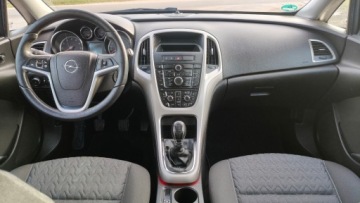 Opel Astra J Sports Tourer Facelifting 1.4 Turbo ECOTEC 140KM 2013 Opel Astra Opel Astra J 1.4 Turbo 140 KM benzyna Z Niemiec 1.4 Benzyna, zdjęcie 5