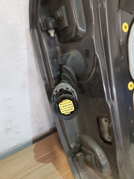 ДВЕРЬ ПЕРЕДНЯЯ ПРАВАЯ 568/A СЕДАН ALFA ROMEO 159