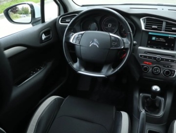 Citroen C4 II Hatchback 5d Facelifting 1.6 BlueHDi 100KM 2017 Citroen C4 1.6 BlueHDi, Navi, Klima, Klimatronic, zdjęcie 6