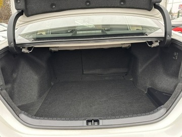 Toyota Corolla XI Sedan Facelifting 1,6 Valvematic 132KM 2017 Toyota Corolla 1.6 benzyna/Biała perła/Kamera, zdjęcie 22