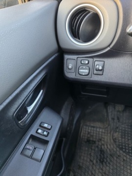 Toyota Yaris III Hatchback 5d Facelifting 1.33 Dual VVT-i 99KM 2014 TOYOTA YARIS (_P9_) 1.33 VVT-i (NSP90_) 99 KM, zdjęcie 10