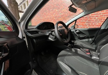 Peugeot 208 I Hatchback 3d 1.2 VTI 82KM 2013 Peugeot 208 Czujniki Kamera niski przebieg Gwarancja w cenie WarszawaVLAV, zdjęcie 6