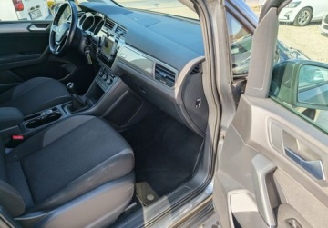 Volkswagen Touran III 1.6 TDI 115KM 2017 Volkswagen Touran swiezo sprowadzone, zarejestrowane, 7osob 1.6 Diesel, zdjęcie 26
