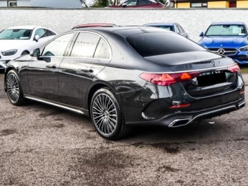 Mercedes Klasa E W214 Sedan 2.0 220d 197KM 2026 E Klasa 220 d 4-Matic AMG 2.0 (197KM) 2026, zdjęcie 3