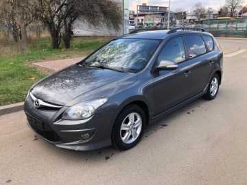 Hyundai i30 I CW Facelifting 1.6 DOHC CVVT 126KM 2011 HYUNDAI i30 1.6 BENZYNA ALU KLIMA HAK OPŁACONY Z NIEMIEC